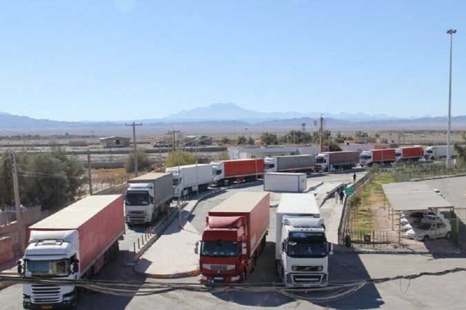 تردد تریلی های ترانزیتی از مرز بازرگان برقرار شد تردد تریلی های ترانزیتی از مرز بازرگان برقرار شد
