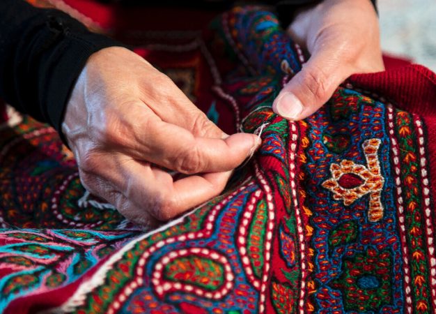 ۶۵۰ میلیارد ریال تسهیلات به هنرمندان صنایع دستی آذربایجان‌غربی پرداخت شد