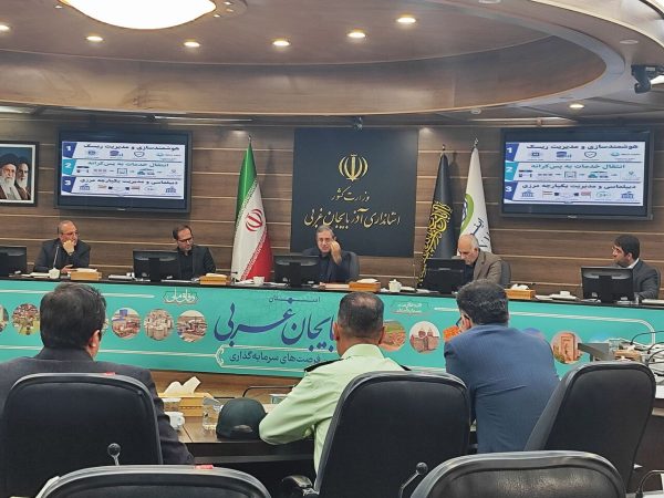 ضرب‌الاجل استاندار آذربایجان‌غربی برای رفع صف کامیون‌ها در مرزهای ایران و ترکیه