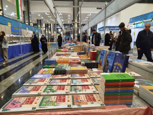 فروش ۴۵ میلیارد ریالی کتاب در هجدهمین نمایشگاه آذربایجان‌غربی/بیش از ۱۱هزار جلد خریداری شد