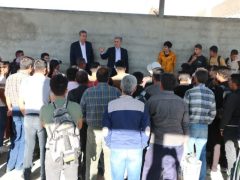 برای رفاه کارگران فصلی سلماس سایبان ایجاد شد