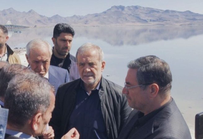 رییسجمهور از دریاچه ارومیه بازدید کرد/تاکید پزشکیان بر اجرای طرحهای احیاء رییسجمهور از دریاچه ارومیه بازدید کرد/تاکید پزشکیان بر اجرای طرحهای احیاء