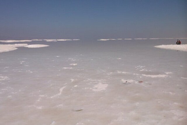 حجم آب دریاچه ارومیه ۱.۷۶ میلیون مترمکعب کاهش یافت